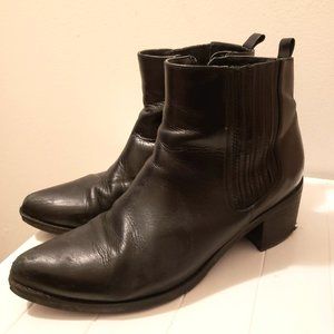 Blondo Elvina Waterproof Pointy toed Bootie Black Leather 9M well worn